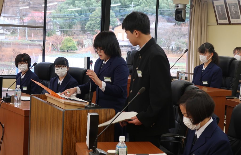 12/8 上野村中学生議会